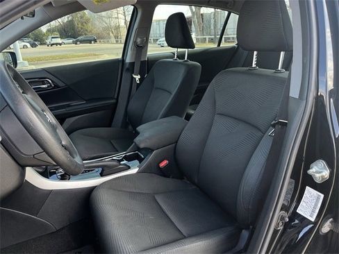 Used 2017 Honda Accord LX image 26