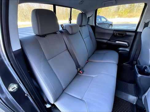 Used 2017 Toyota Tacoma SR5 w/ Tow Package image 20