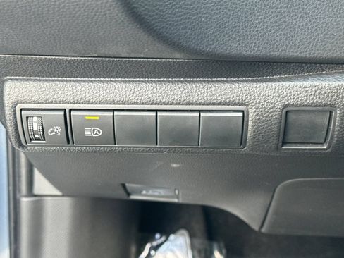 Used 2024 Toyota Corolla SE w/ SE Premium Package FWD image 32