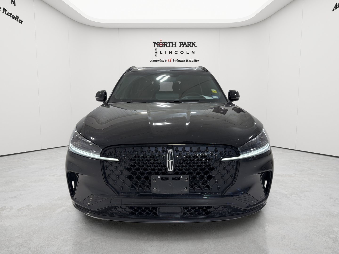 Used 2025 Lincoln Aviator Reserve w/ Jet Appearance Package RWD image 8