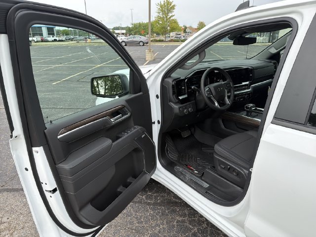 New 2026 Chevrolet Silverado 1500 RST w/ Safety Package AWD/4WD image 10