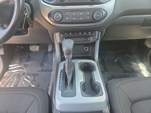 Used 2022 Chevrolet Colorado LT w/ Safety Package RWD image 11