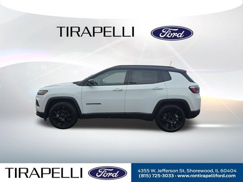 Used 2022 Jeep Compass Latitude FWD image 4