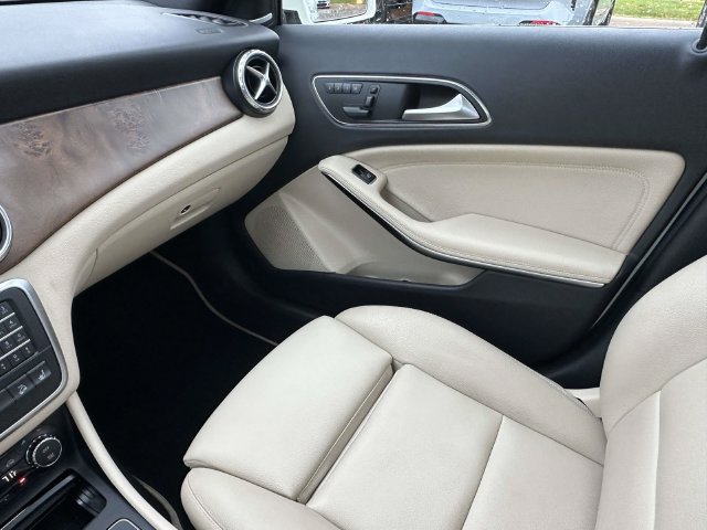 Used 2017 Mercedes-Benz GLA 250 4MATIC image 37