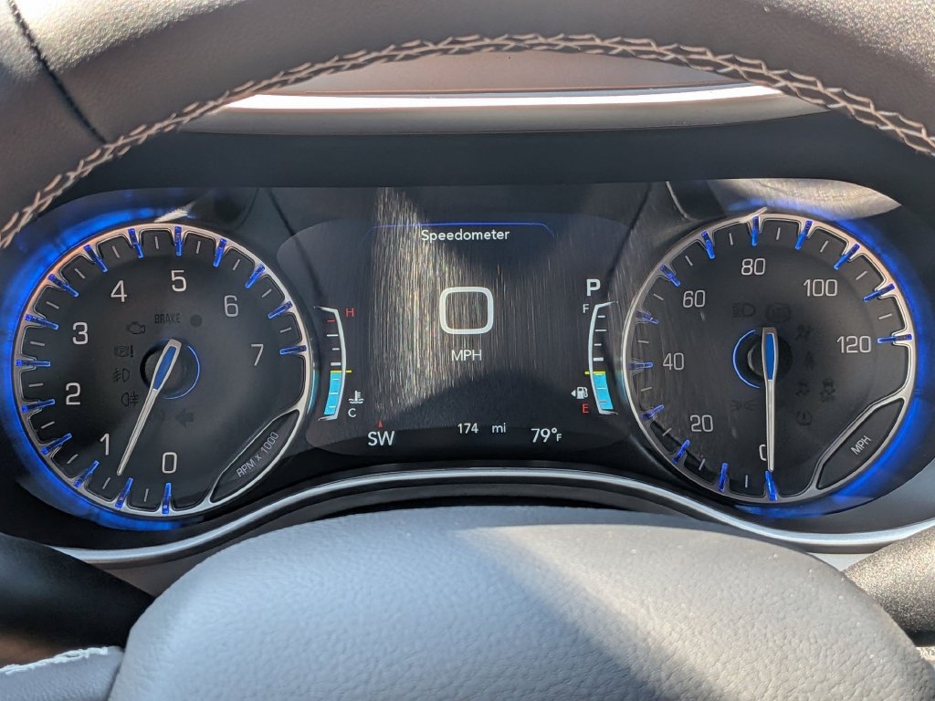 New 2027 Chrysler Pacifica Select FWD image 18