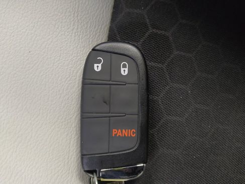 Used 2018 Jeep Compass Latitude w/ Popular Equipment Group image 32