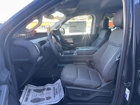 New 2025 Ford Expedition Active image 16