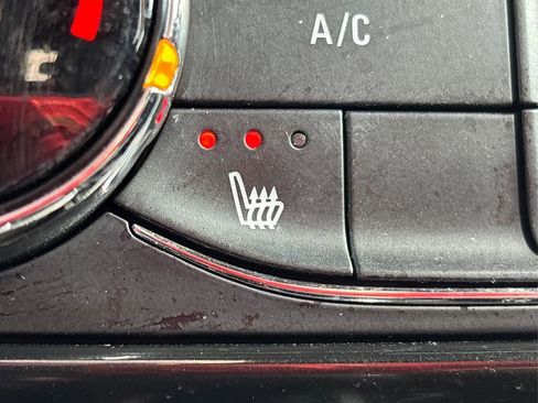 Used 2024 Chevrolet TrailBlazer RS image 30