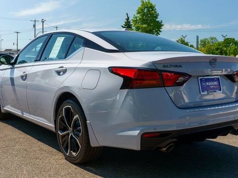 Used 2023 Nissan Altima 2.5 SR AWD/4WD image 8
