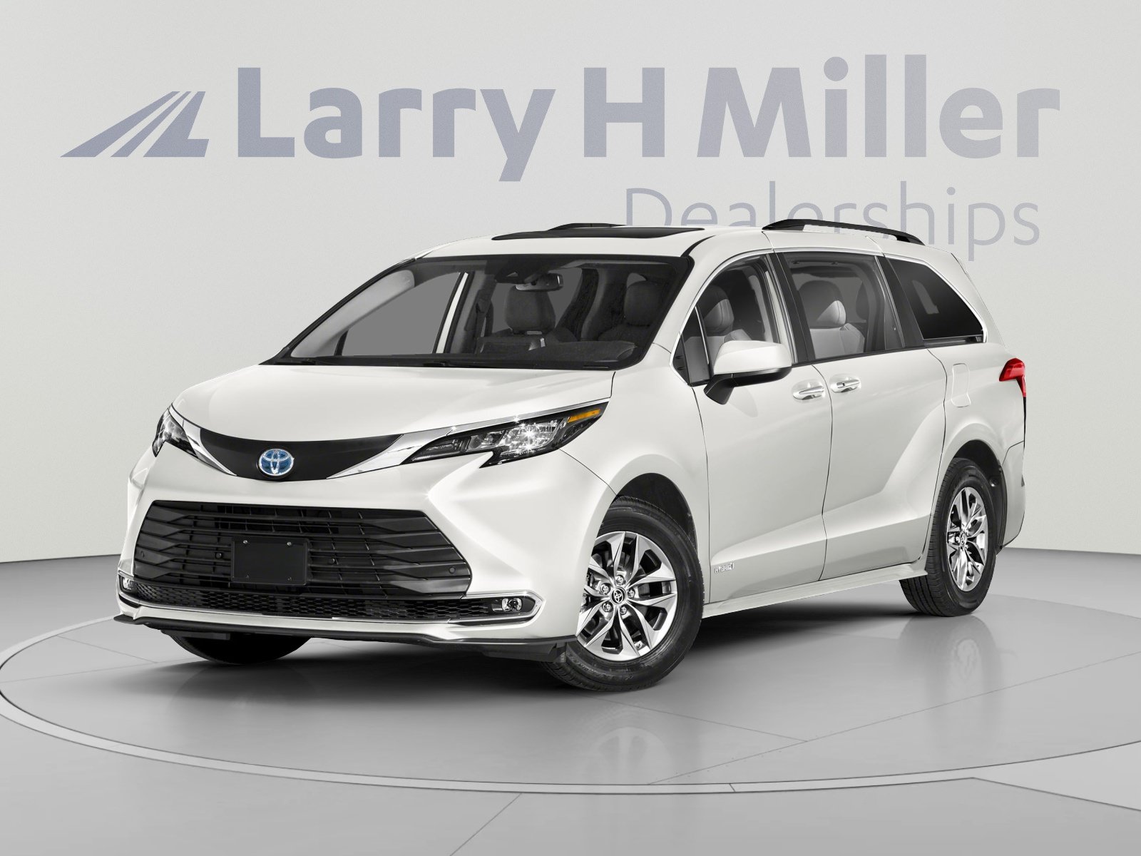 Used 2021 Toyota Sienna XLE w/ XLE Plus Package FWD image 1