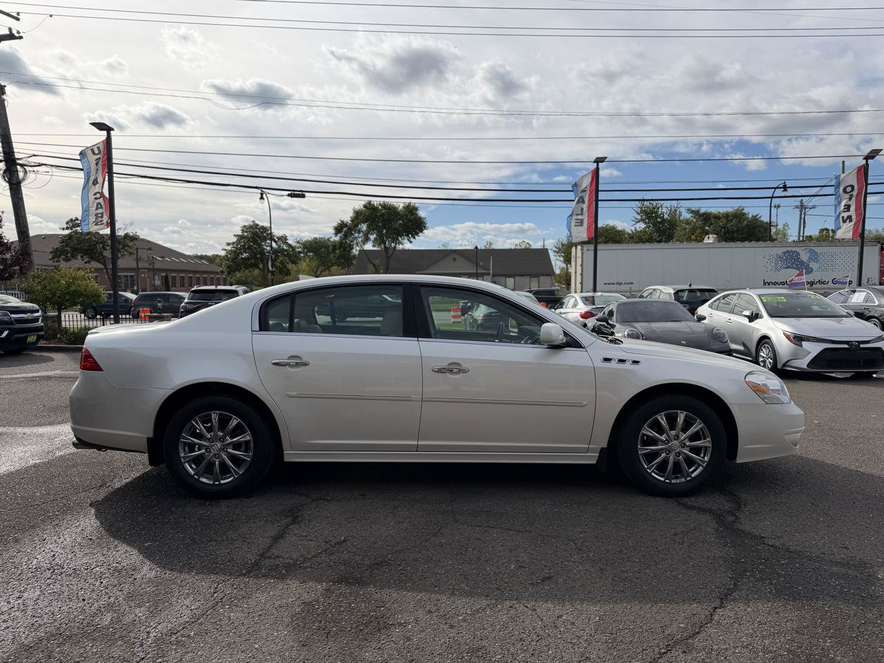 Used 2011 Buick Lucerne CXL FWD image 5