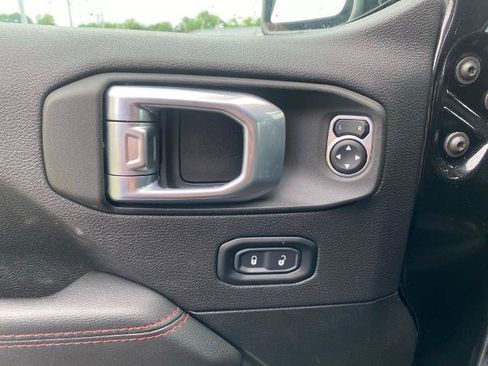 Used 2022 Jeep Wrangler Unlimited Rubicon w/ LED Lighting Group AWD/4WD image 13