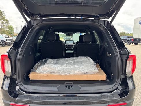 New 2026 Ford Explorer Tremor w/ Tremor Convenience Package AWD/4WD image 16