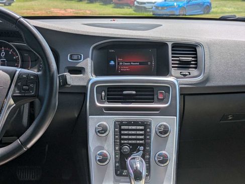 Used 2018 Volvo S60 T5 Inscription FWD image 20