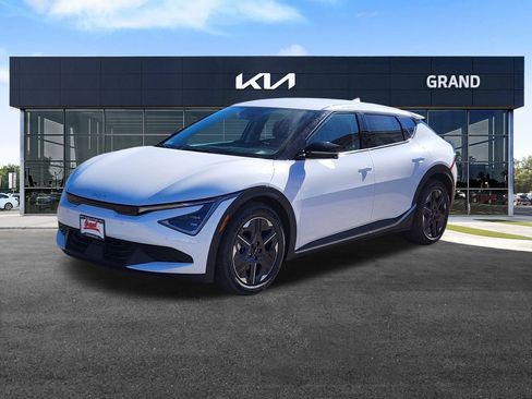 New 2025 Kia EV6 Light image 4