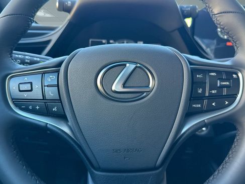 Certified 2025 Lexus ES 350 image 16