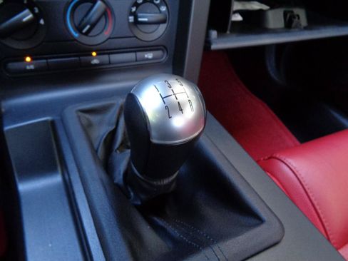 Used 2006 Ford Mustang GT RWD image 13