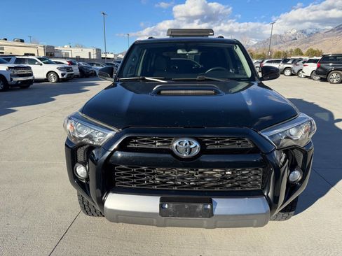 Used 2019 Toyota 4Runner TRD Off Road 4x4 4dr SUV image 8