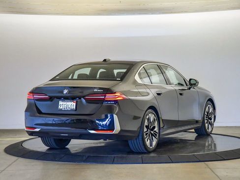 Used 2026 BMW 530i w/ Premium Package image 4