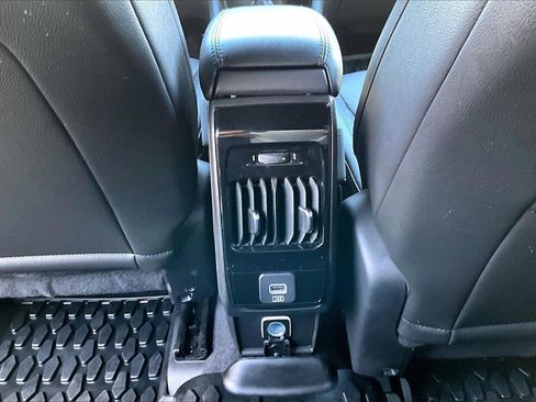 Certified 2025 Jeep Compass Latitude image 14