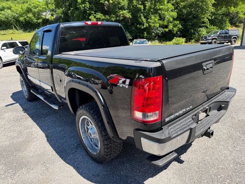 Used 2009 GMC Sierra 2500 SLE w/ Convenience Package AWD/4WD image 8