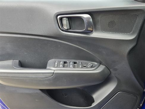 Certified 2023 Hyundai Venue Limited image 30