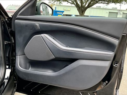 Used 2021 Ford Mustang Mach-E Select image 22