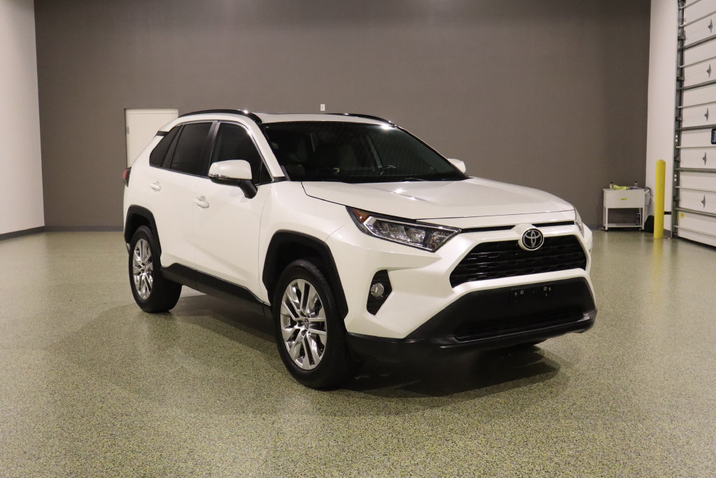 Used 2021 Toyota RAV4 XLE Premium FWD image 1