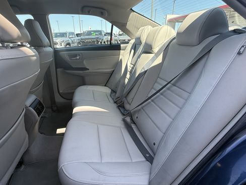 Used 2015 Toyota Camry XLE w/ Convenience Package FWD image 6