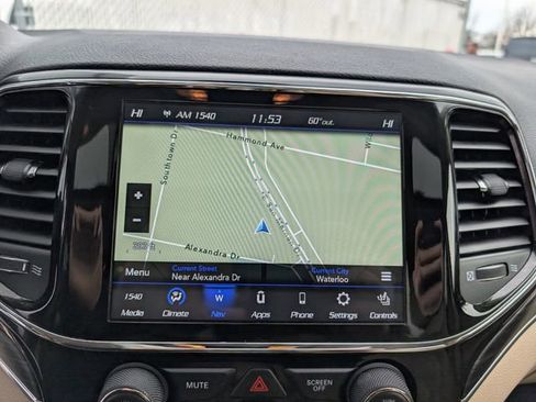 Used 2021 Jeep Grand Cherokee Limited image 4