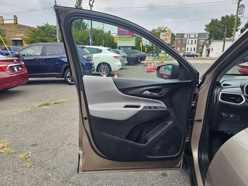 Used 2019 Chevrolet Equinox LS w/ LS Convenience Package FWD image 13