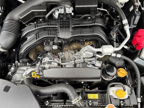 Used 2025 Subaru Forester Limited image 28