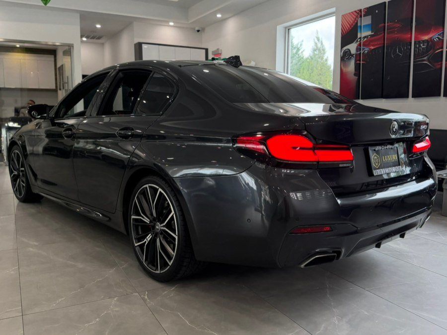 Used 2021 BMW 540i w/ M Sport Package RWD image 5