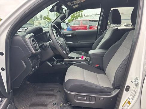 Used 2023 Toyota Tacoma TRD Off-Road AWD/4WD image 27