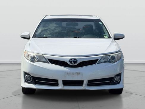 Used 2012 Toyota Camry SE image 2
