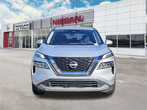 Certified 2023 Nissan Rogue SV image 2