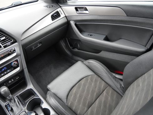 Used 2019 Hyundai Sonata Sport image 11