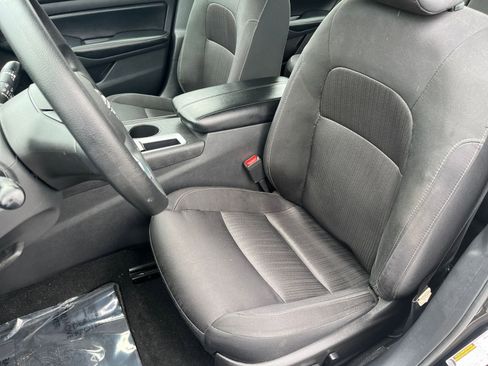 Used 2025 Nissan Altima 2.5 SV image 34