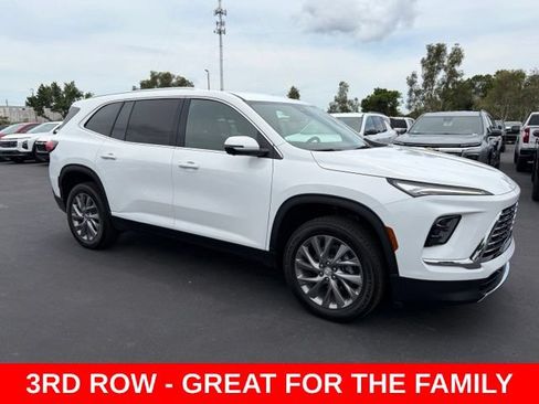 Certified 2025 Buick Enclave Preferred FWD image 1