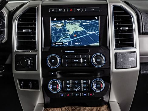 Used 2018 Ford F350 Lariat w/ Lariat Ultimate Package AWD/4WD image 24