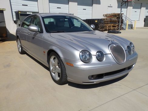 Used 2003 Jaguar S-TYPE R image 7