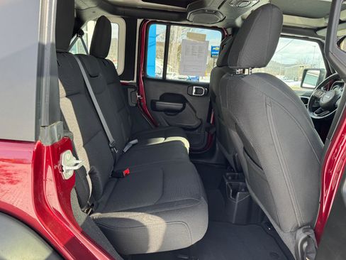 Used 2022 Jeep Wrangler Unlimited Sport image 42
