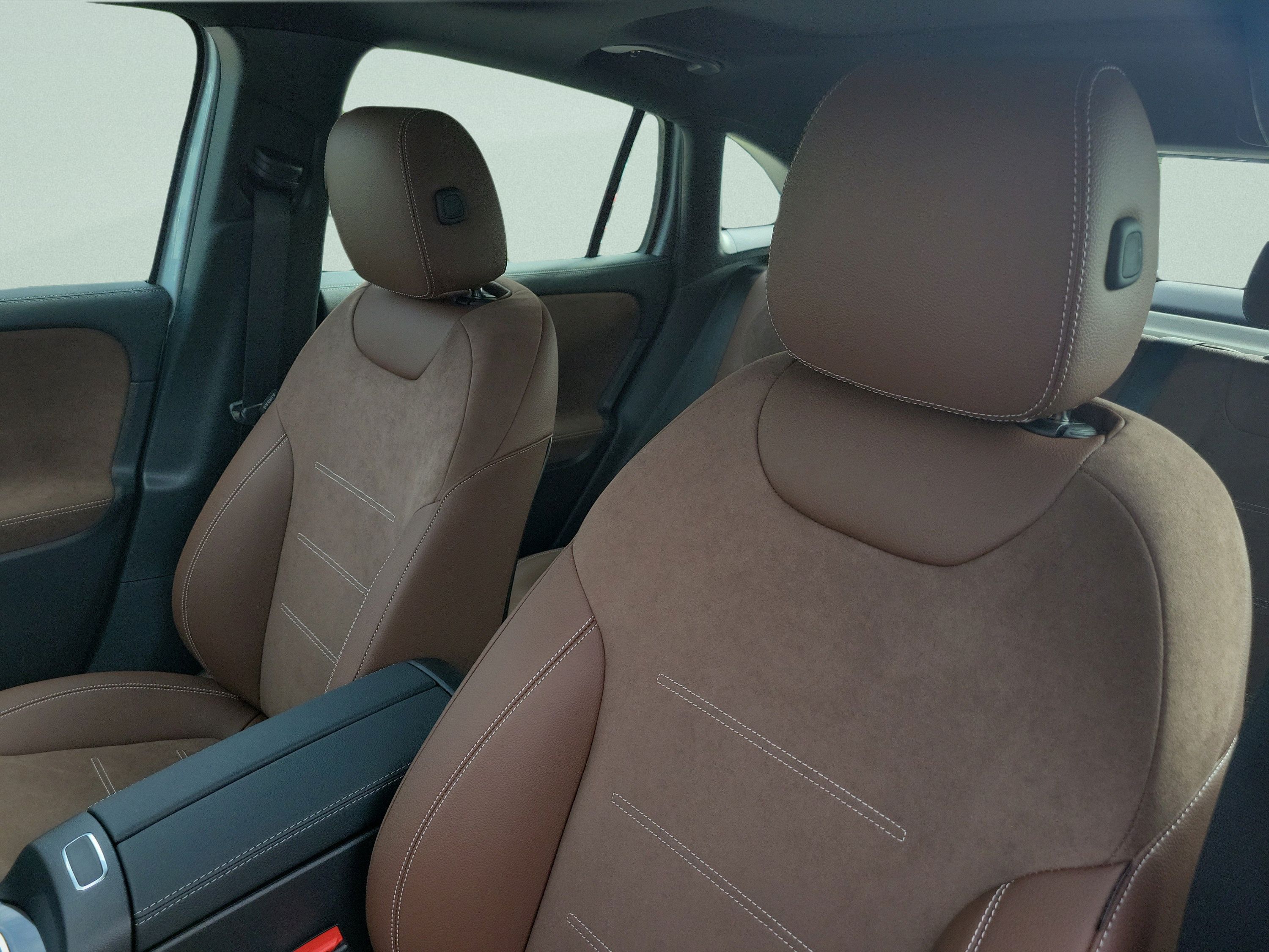 New 2026 Mercedes-Benz GLA 35 AMG 4MATIC image 18