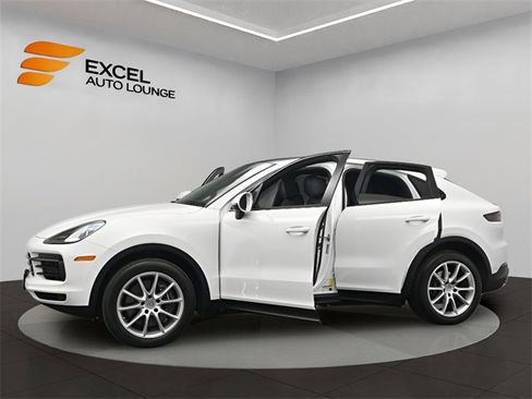 Used 2023 Porsche Cayenne Coupe image 59