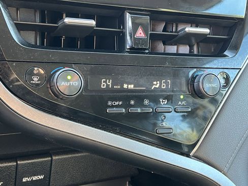 Used 2022 Toyota Camry LE image 18