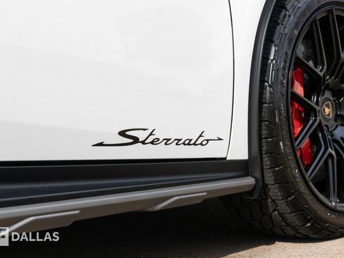 Used 2023 Lamborghini Huracan Sterrato image 20