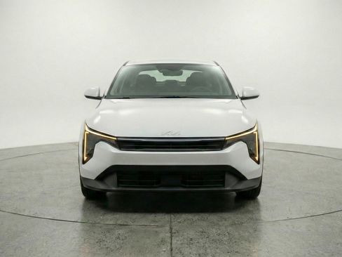 Used 2025 Kia K4 LXS FWD image 2