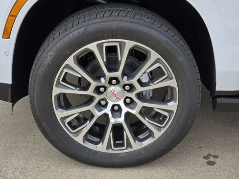 New 2026 GMC Yukon XL Denali w/ Sun & Power Step Package image 8