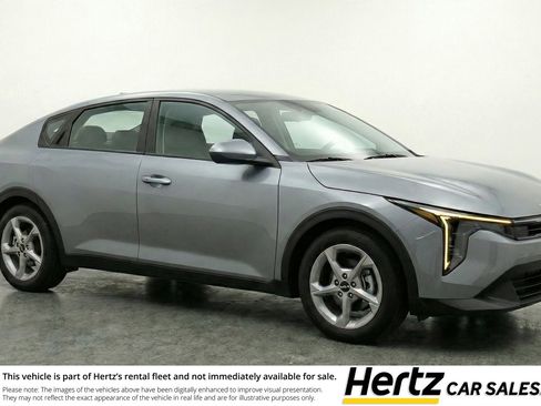 Used 2025 Kia K4 LXS image 1