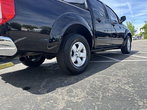 Used 2011 Nissan Frontier SV RWD image 5